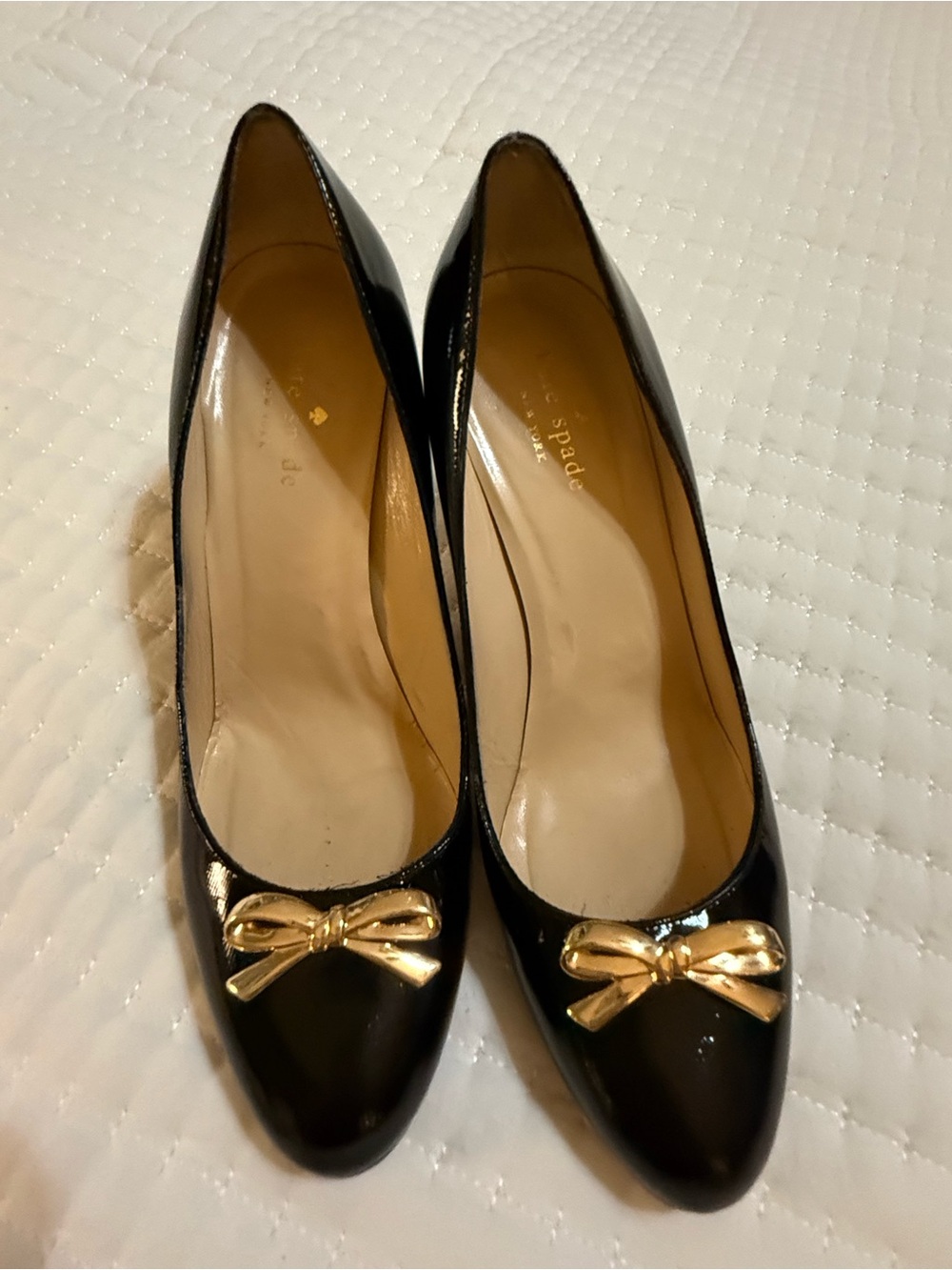 kate spade Black Patent Leather Pumps with Gold Bow